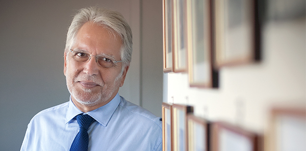 Δρ. Χρούσος: Η οικογένεια είναι το καλύτερο καταφύγιο για ένα παιδί…