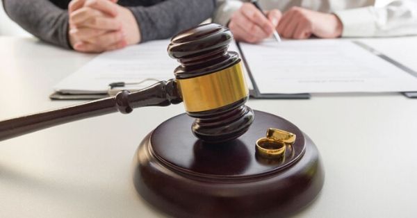 Έλληνες: Σε μόνιμο διαζύγιο με Πρόληψη & Προγραµµατισµό