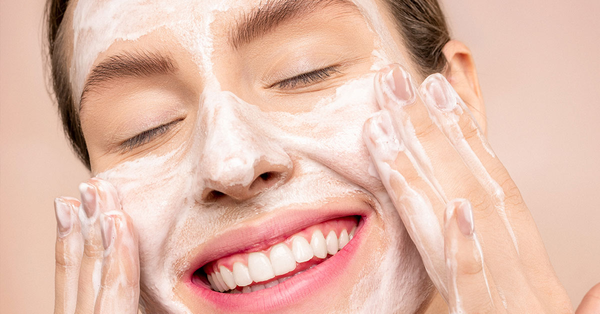Beauty Moment: 5 κινήσεις-ματ για ένα σωστό και ολοκληρωμένο ντεμακιγιάζ