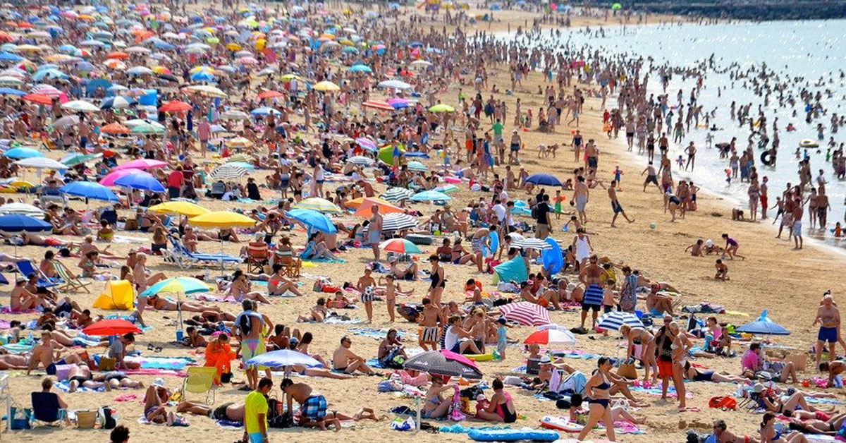 beach crowd