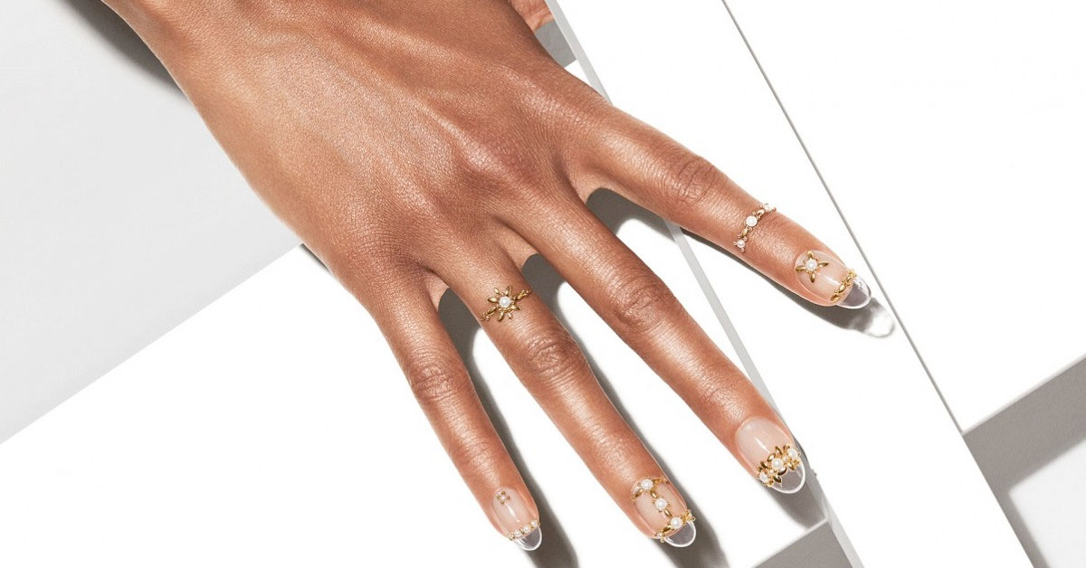 nails
