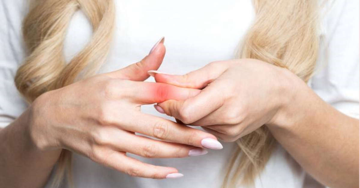 hand itch finger