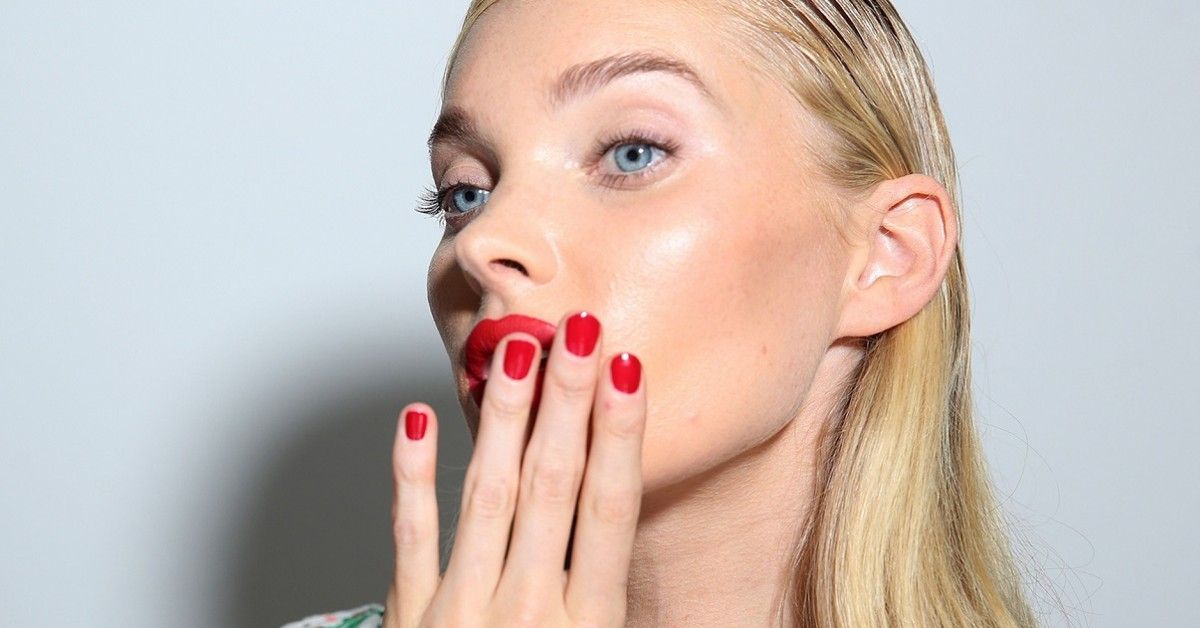 red nails