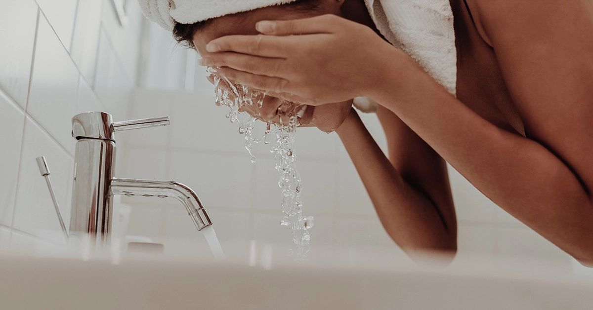 wash face