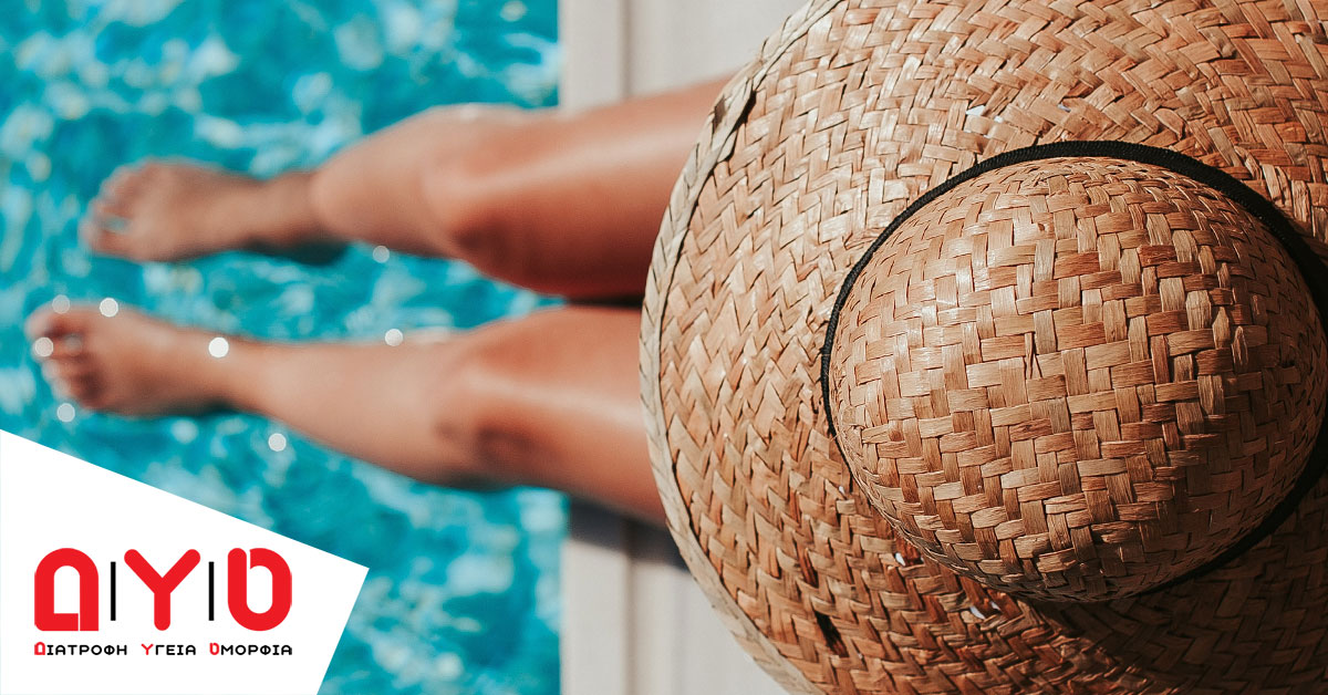 woman-in-pool-wearing-hat