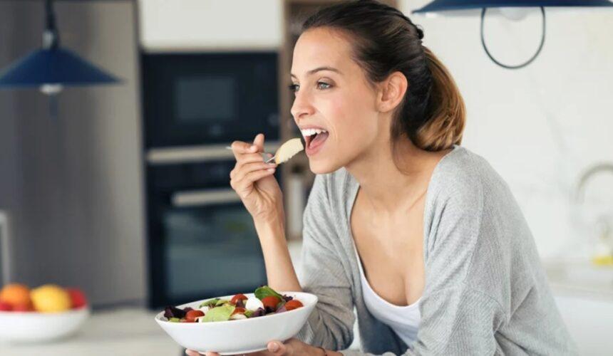 Πως να κάνετε τη σαλάτα σας πλήρες γεύμα