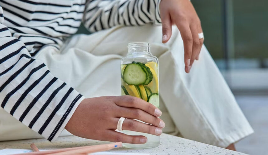 Νεράκι ή… detox water;