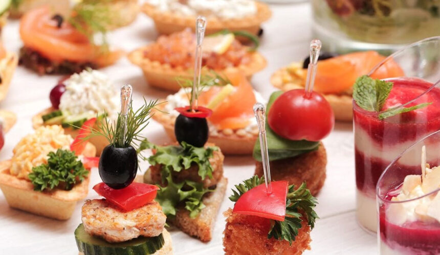 Έξυπνες ιδέες για να συνοδεύσετε τα cocktails σας από την Ντίνα Νικολάου